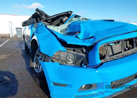 2014 Ford Mustang V6 Premium z USA, uszkodzony, nr VIN 1ZVBP8EM3E5206306